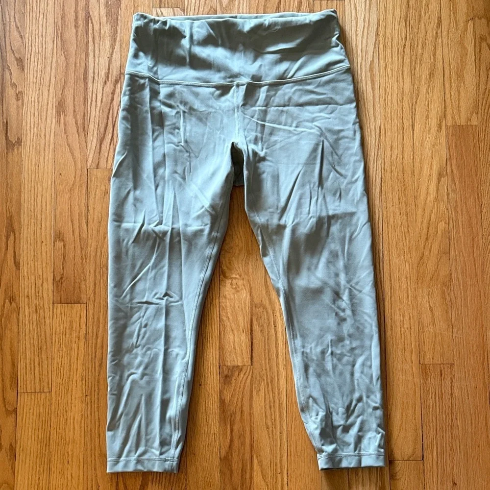 Lululemon sz 12 Wunder Train High-Rise Crop 23